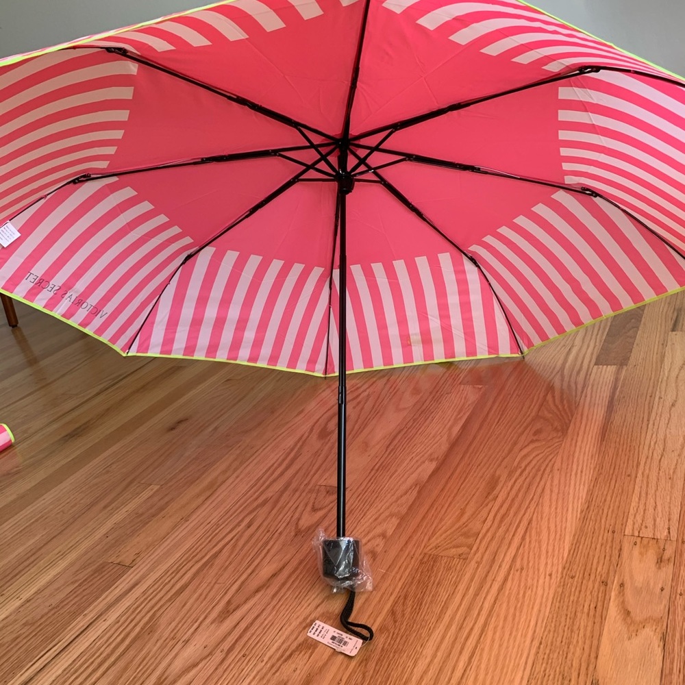 Victoria Secrets umbrella. never used